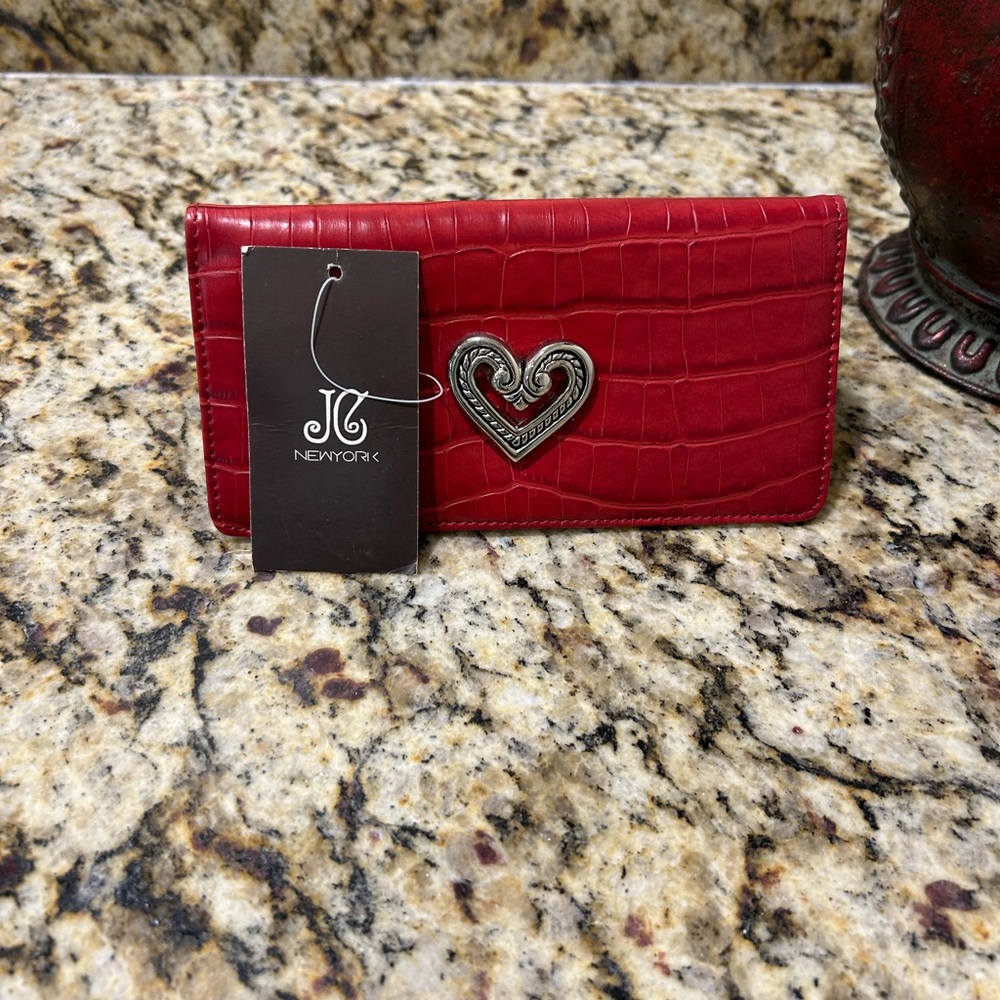 Wallet Chic Red Key & Card Holder with Heart Design like new